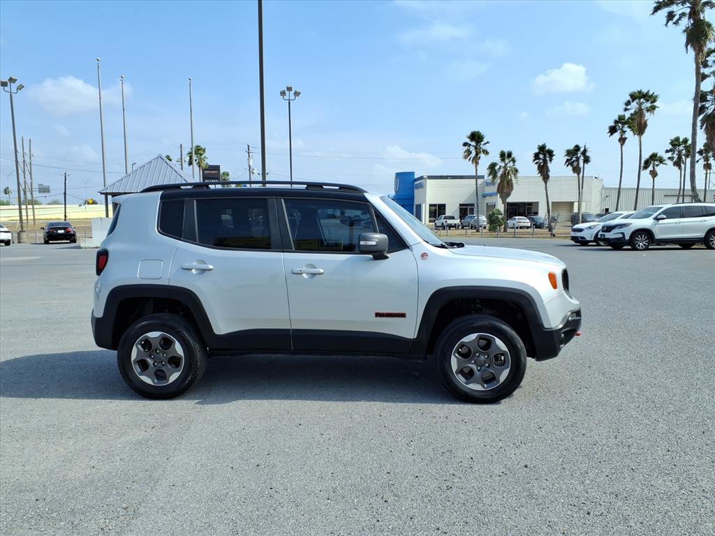 Used 2019 Jeep Renegade Trailhawk w/ Trailer Tow Group image 9