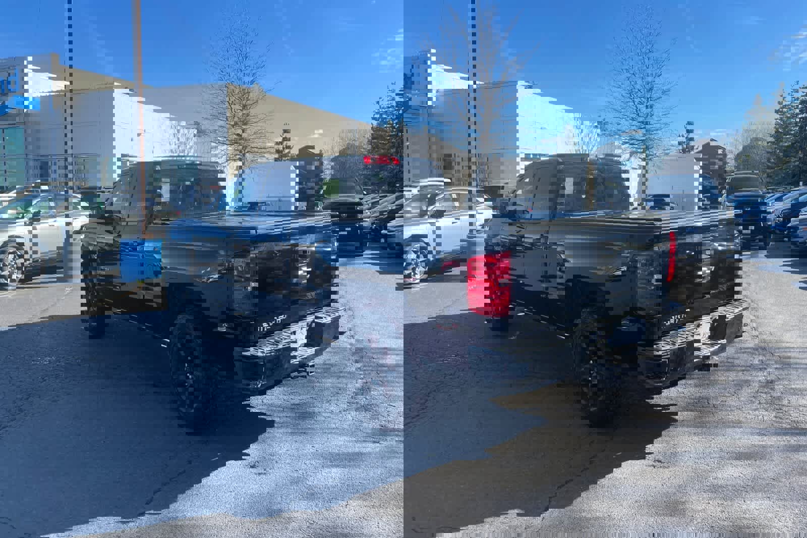 Used 2017 Chevrolet Silverado 1500 Custom image 3