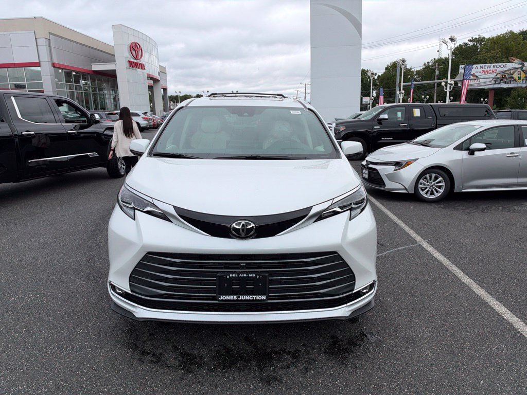 New 2026 Toyota Sienna Platinum AWD/4WD image 3