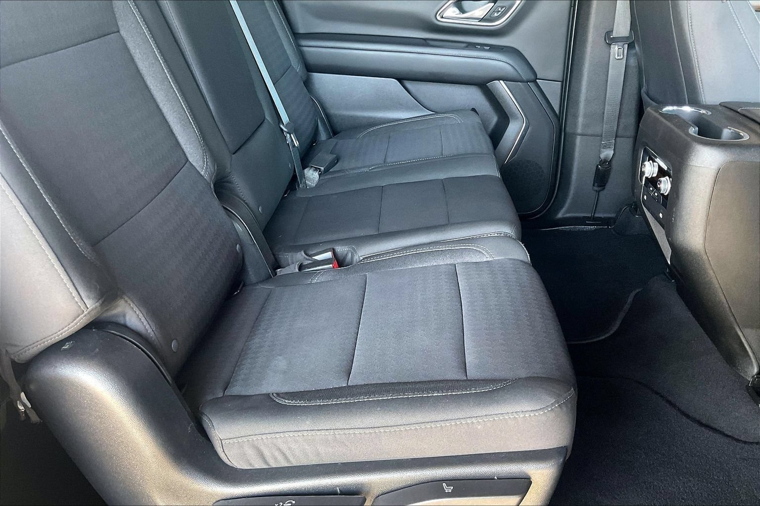 Used 2023 GMC Yukon XL SLE w/ Gmc Pro Safety Plus Package AWD/4WD image 18