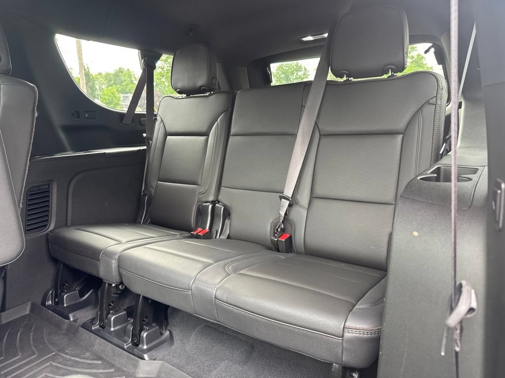 Used 2023 Chevrolet Suburban High Country w/ LPO, Illumination Package AWD/4WD image 18