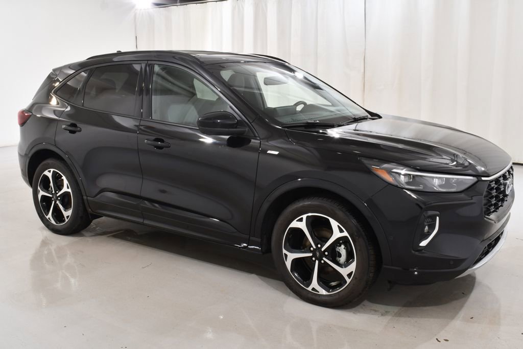 Used 2023 Ford Escape ST-Line Elite w/ Premium Technology Package image 5