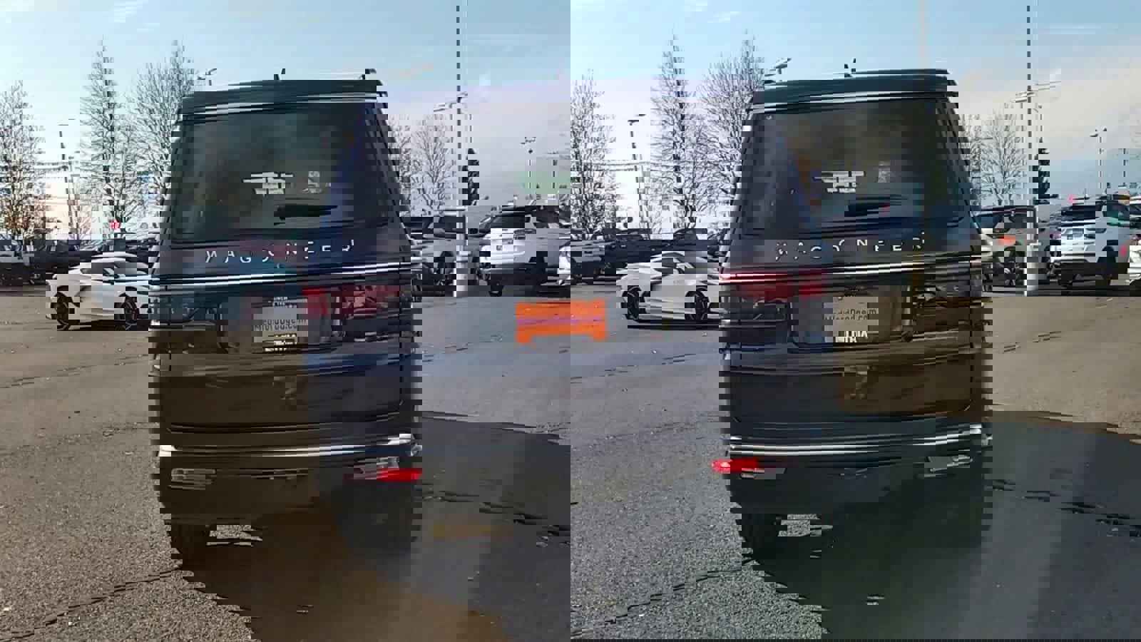 New 2025 Jeep Wagoneer 4WD w/ HD Trailer Tow Package image 7