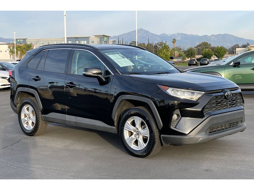 Used 2021 Toyota RAV4 XLE w/ Carpet Mat Package (TMS) image 9