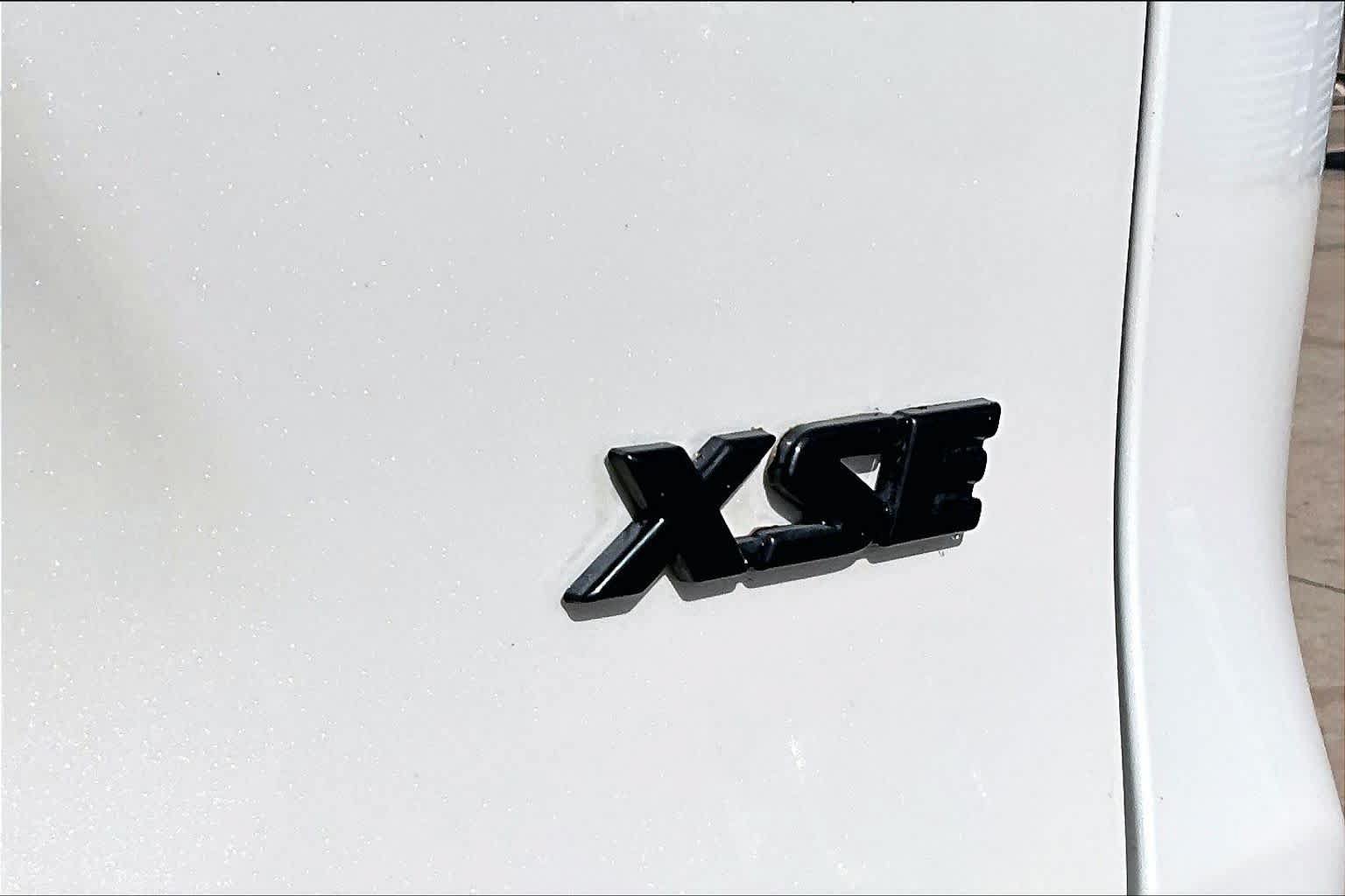 Used 2022 Toyota RAV4 XSE w/ Weather Package AWD/4WD image 10