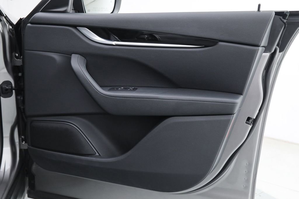 Certified 2022 Maserati Levante GT image 13