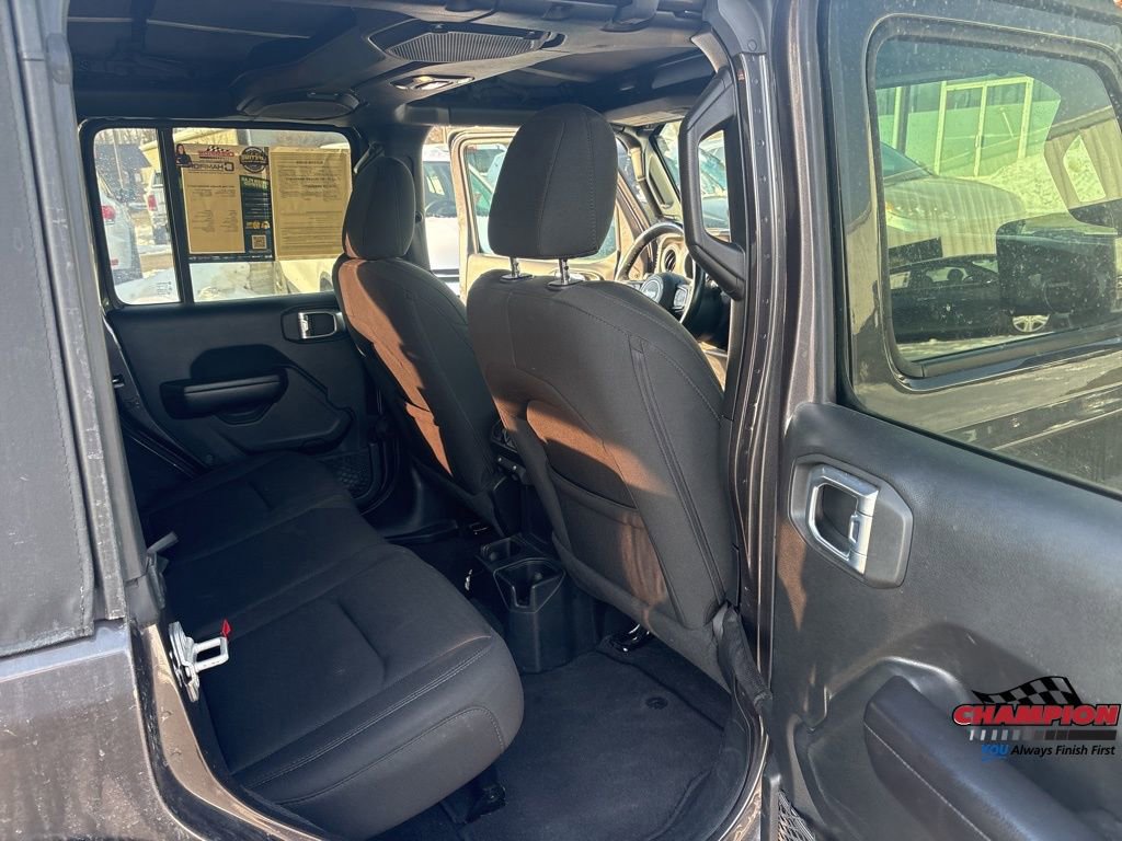 Used 2021 Jeep Wrangler Unlimited Sport image 31