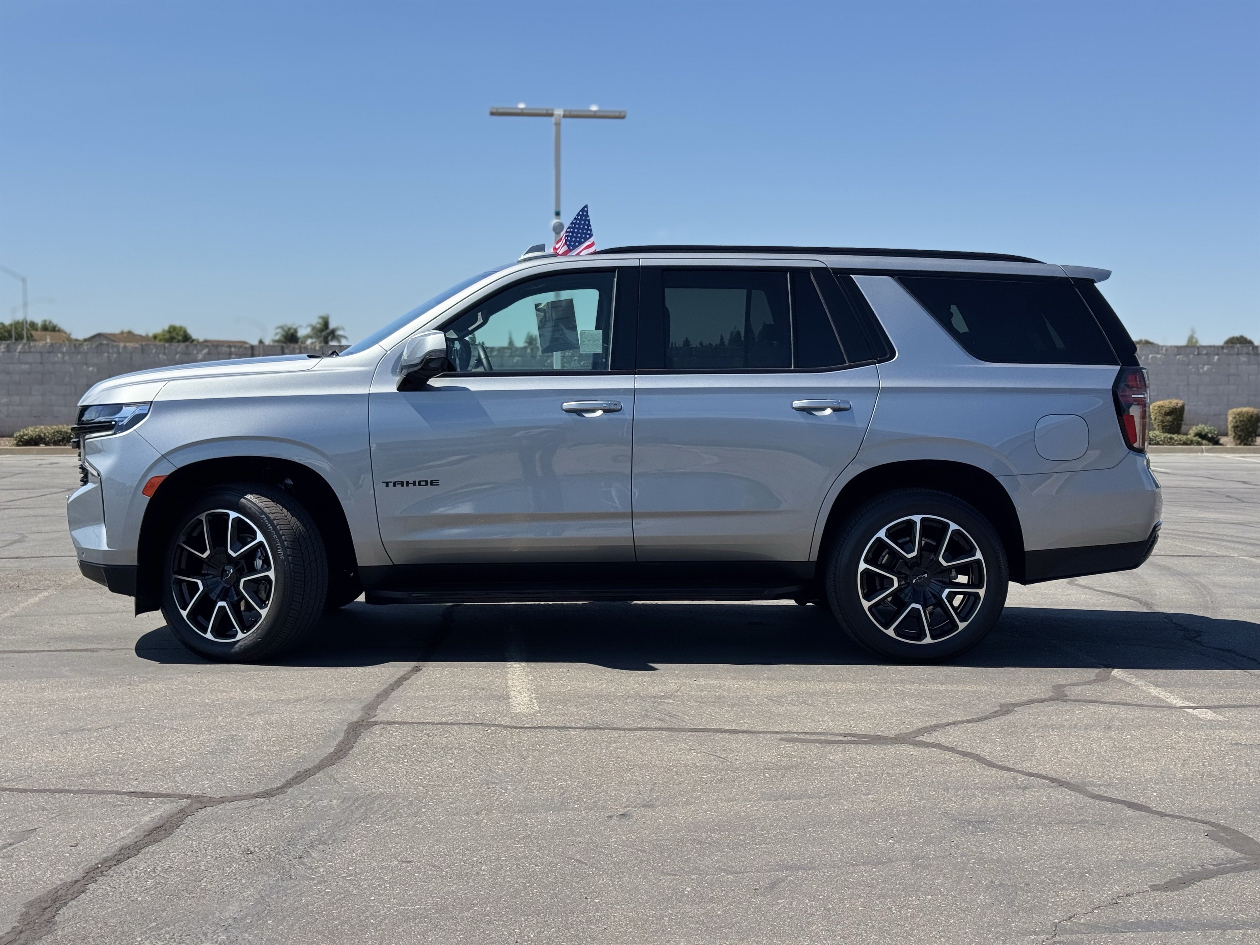Used 2024 Chevrolet Tahoe RST w/ Luxury Package AWD/4WD image 4