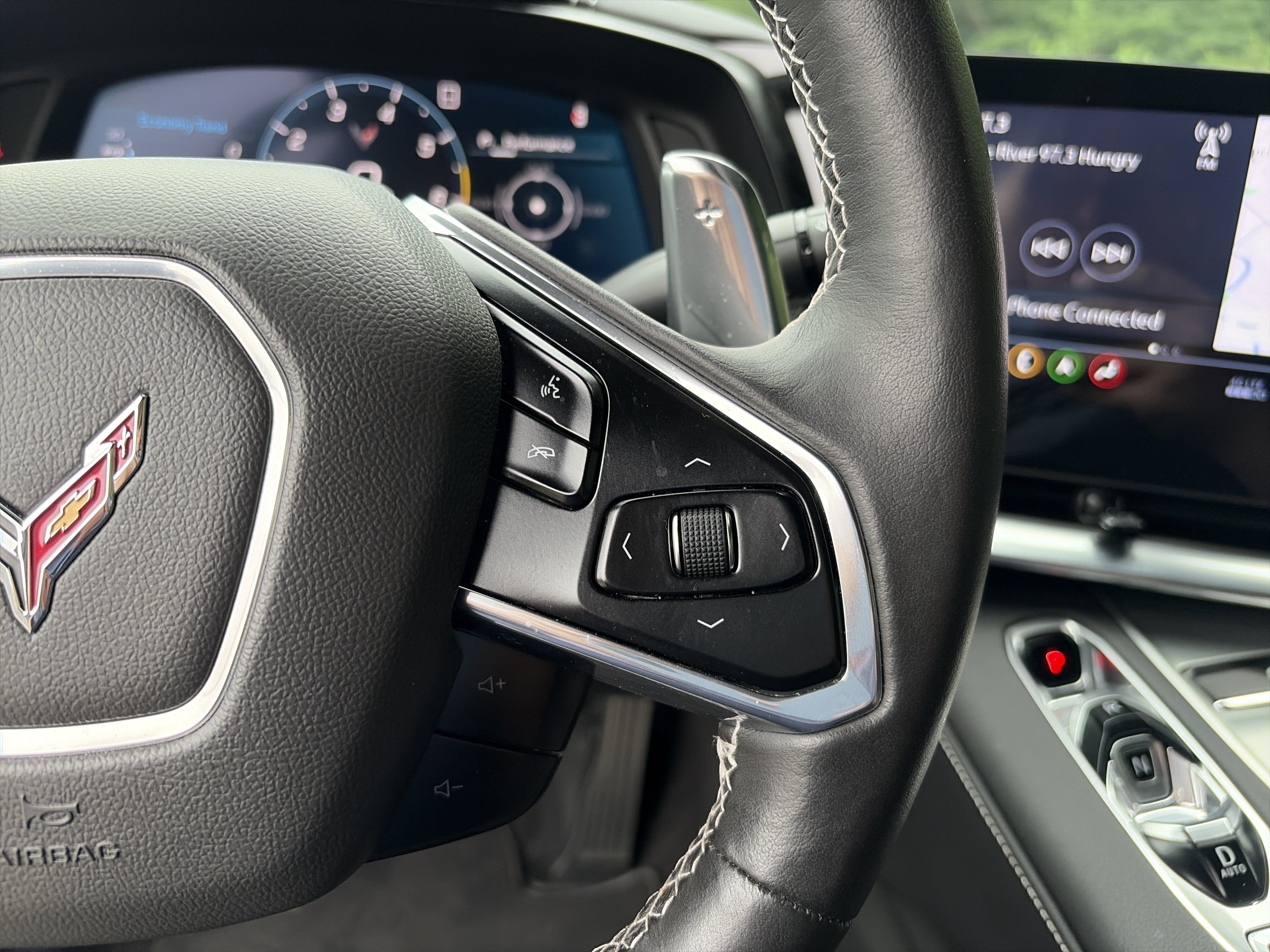 Used 2020 Chevrolet Corvette Stingray Coupe w/ 1LT RWD image 33