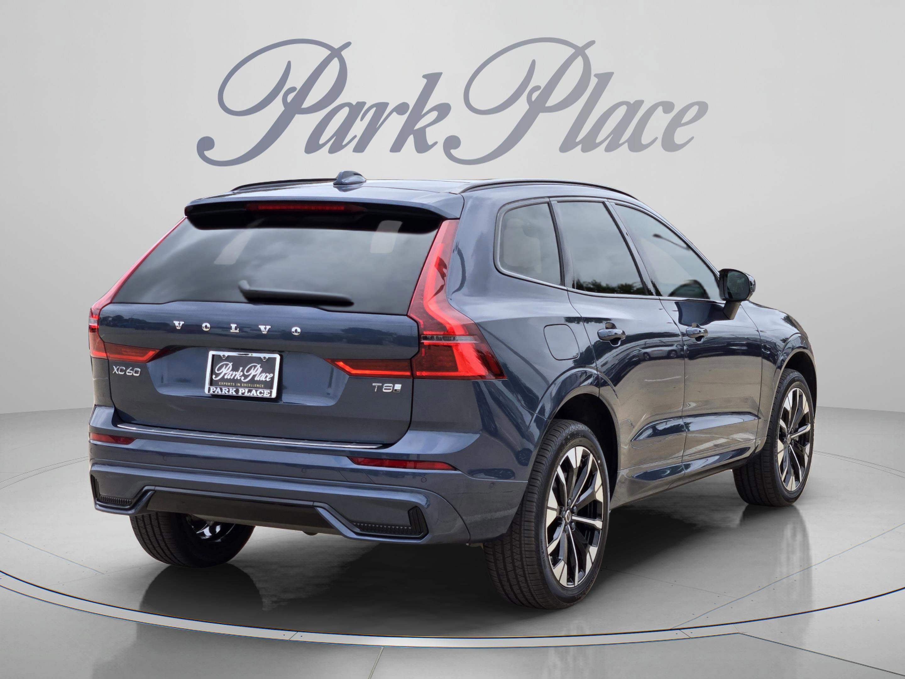 New 2026 Volvo XC60 T8 Plus w/ Protection Package Premier AWD/4WD image 6