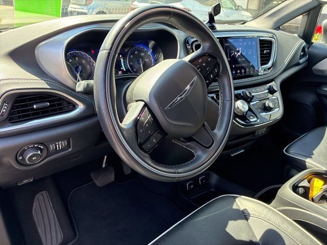 Used 2020 Chrysler Pacifica Limited w/ Advanced Safetytec Group image 4