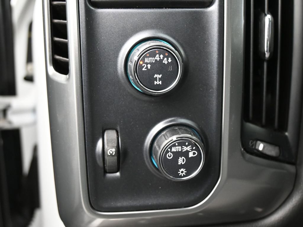 Used 2018 Chevrolet Silverado 1500 LT w/ Texas Edition AWD/4WD image 4