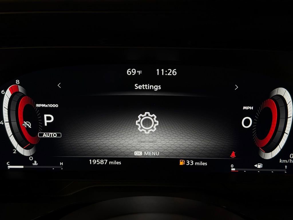 Used 2024 Nissan Pathfinder Platinum w/ Black Appearance Package image 15