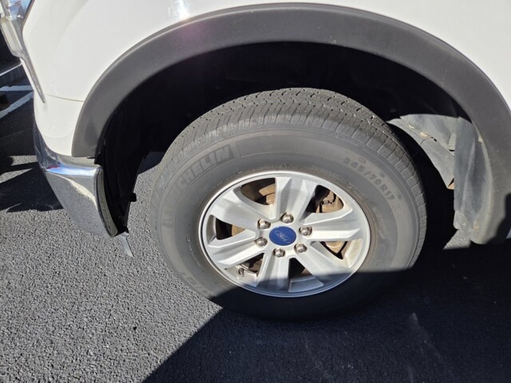 Used 2017 Ford F150 XLT RWD image 2