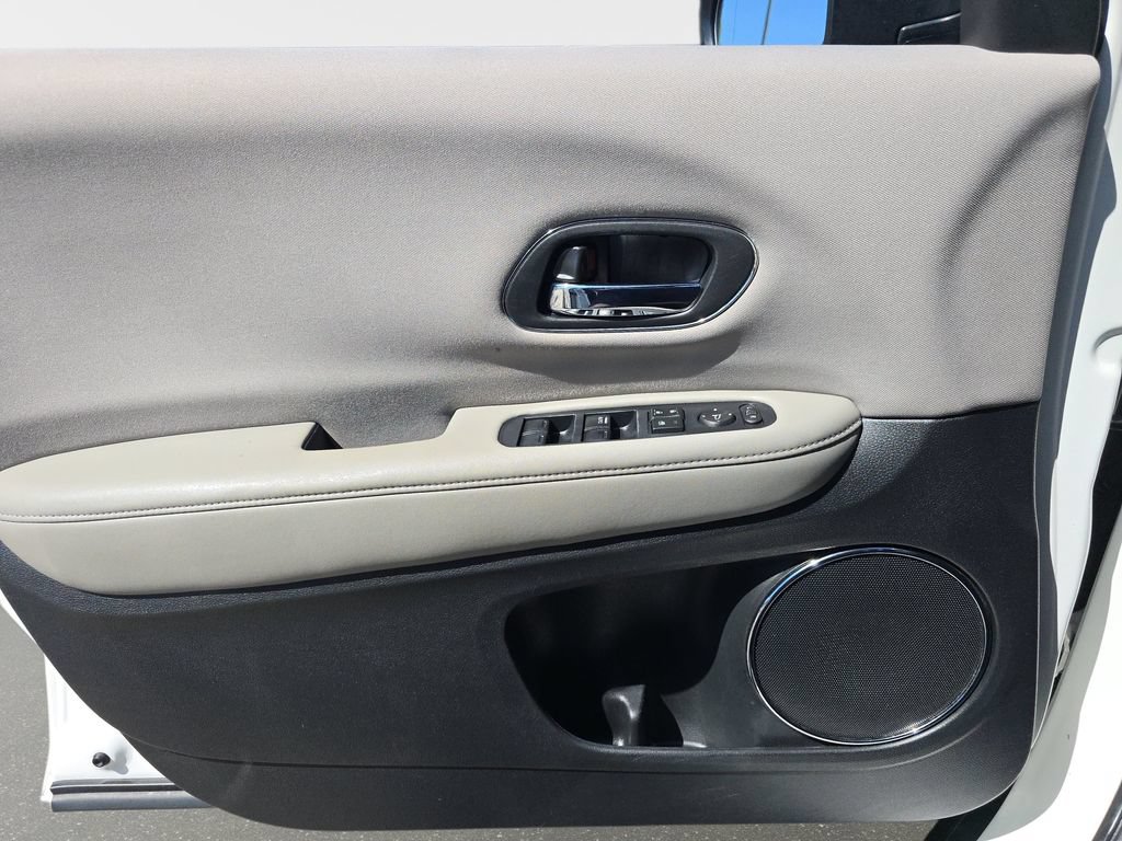 Used 2017 Honda HR-V EX image 21