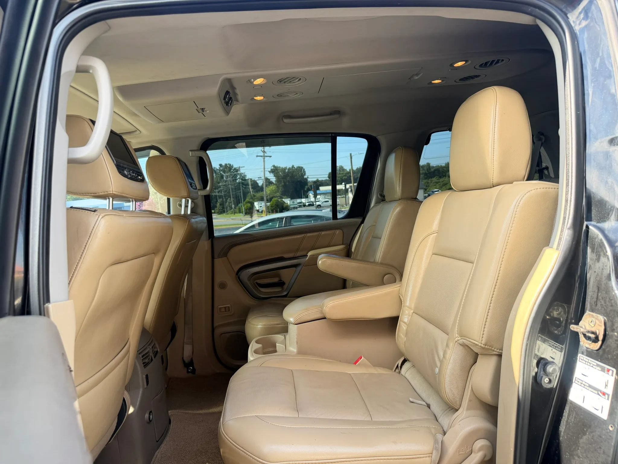 Used 2015 Nissan Armada Platinum w/ 2nd Row Captain Seat Package AWD/4WD image 9