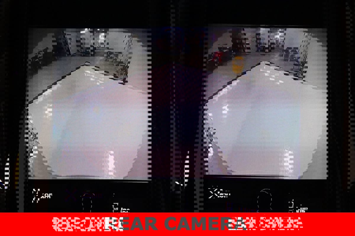 Used 2022 Volvo XC90 T6 Momentum w/ Advanced Package image 18