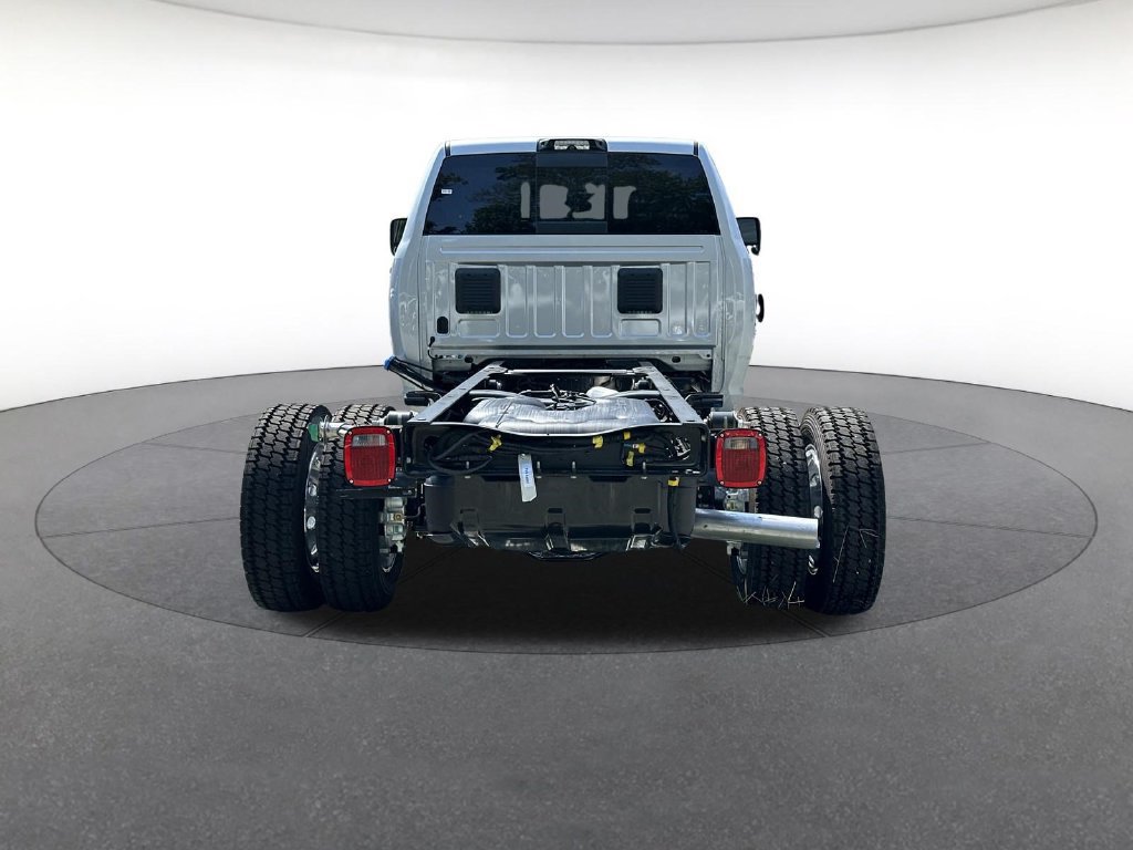 New 2027 RAM 4500 4x4 Crew Cab DRW w/ Laramie Trim Package image 4