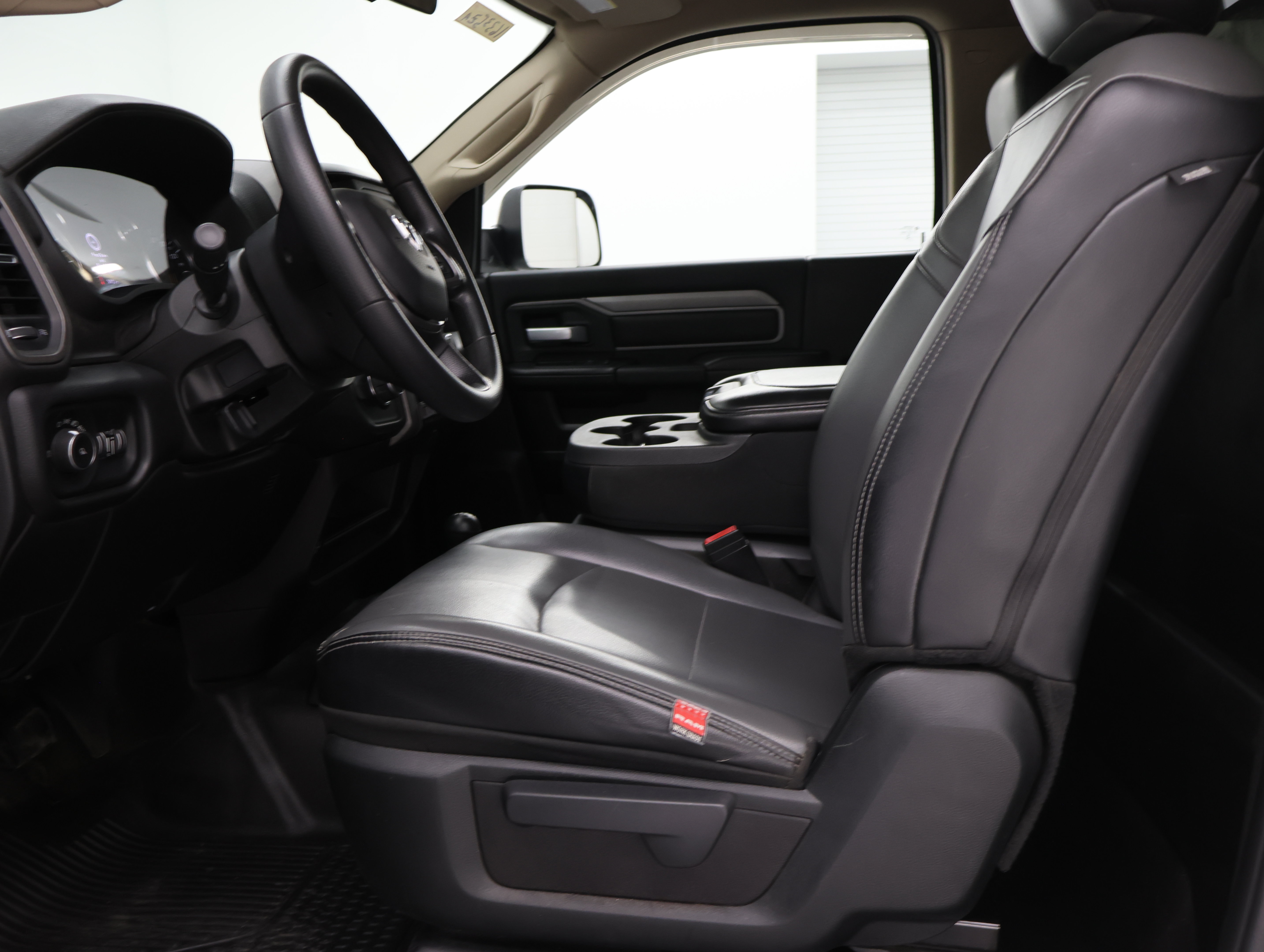 Used 2019 RAM 3500 Tradesman w/ Chrome Appearance Group AWD/4WD image 8