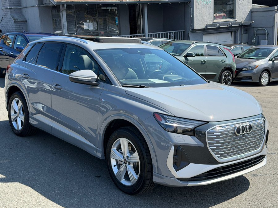 Used 2023 Audi Q4 e-tron Prestige AWD/4WD image 3