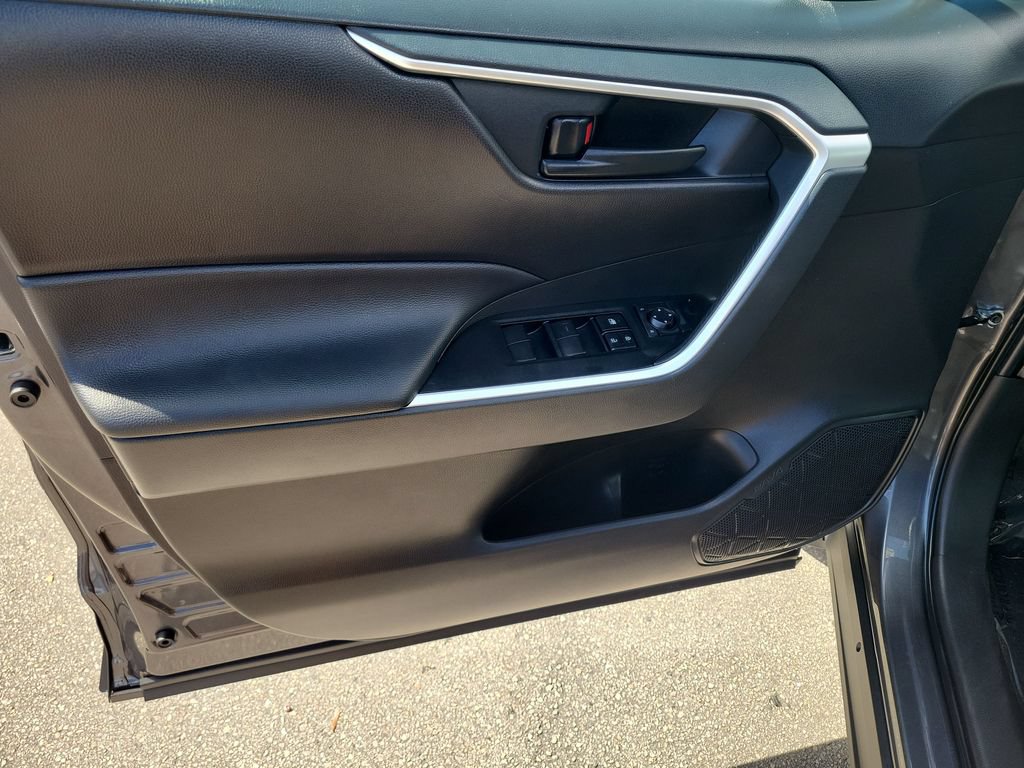 Certified 2025 Toyota RAV4 LE FWD image 19