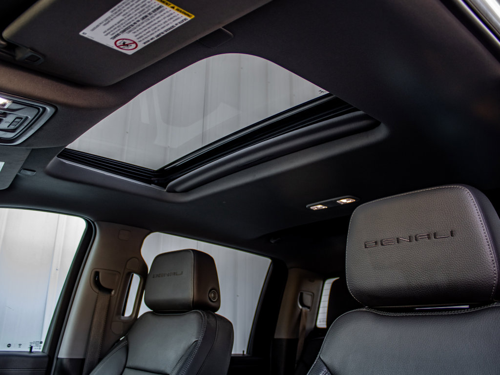 Used 2022 GMC Sierra 3500 Denali w/ Denali Ultimate Package image 25
