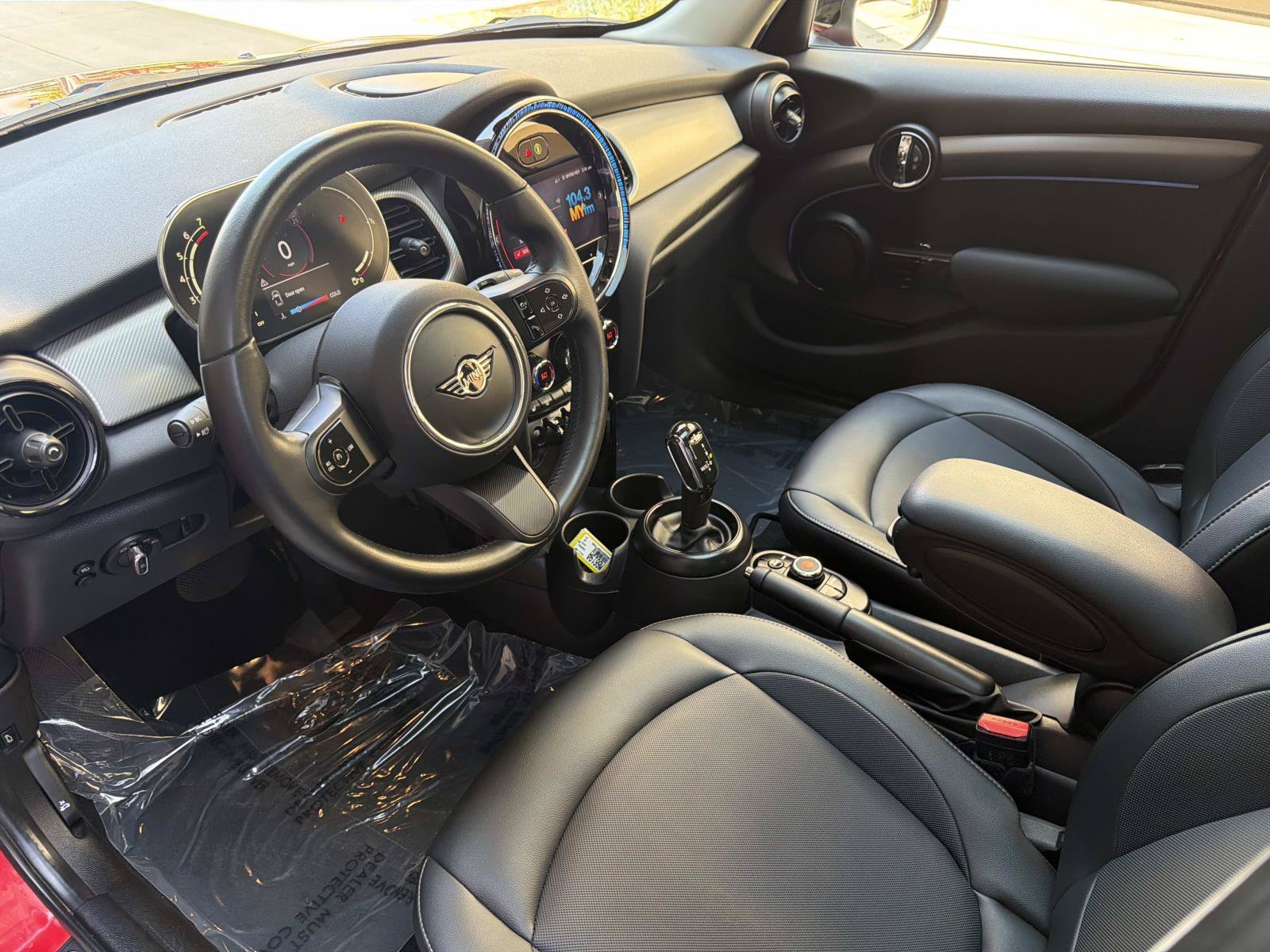 Used 2022 MINI Cooper 4-Door Hardtop FWD image 11