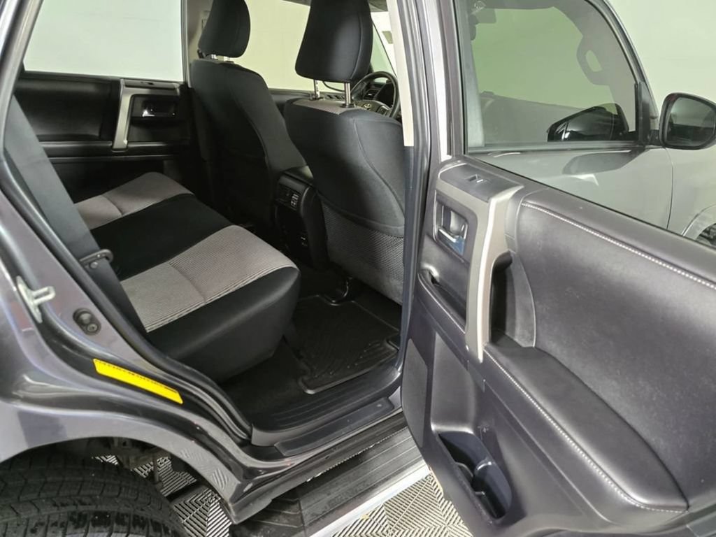 Used 2016 Toyota 4Runner SR5 AWD/4WD image 14