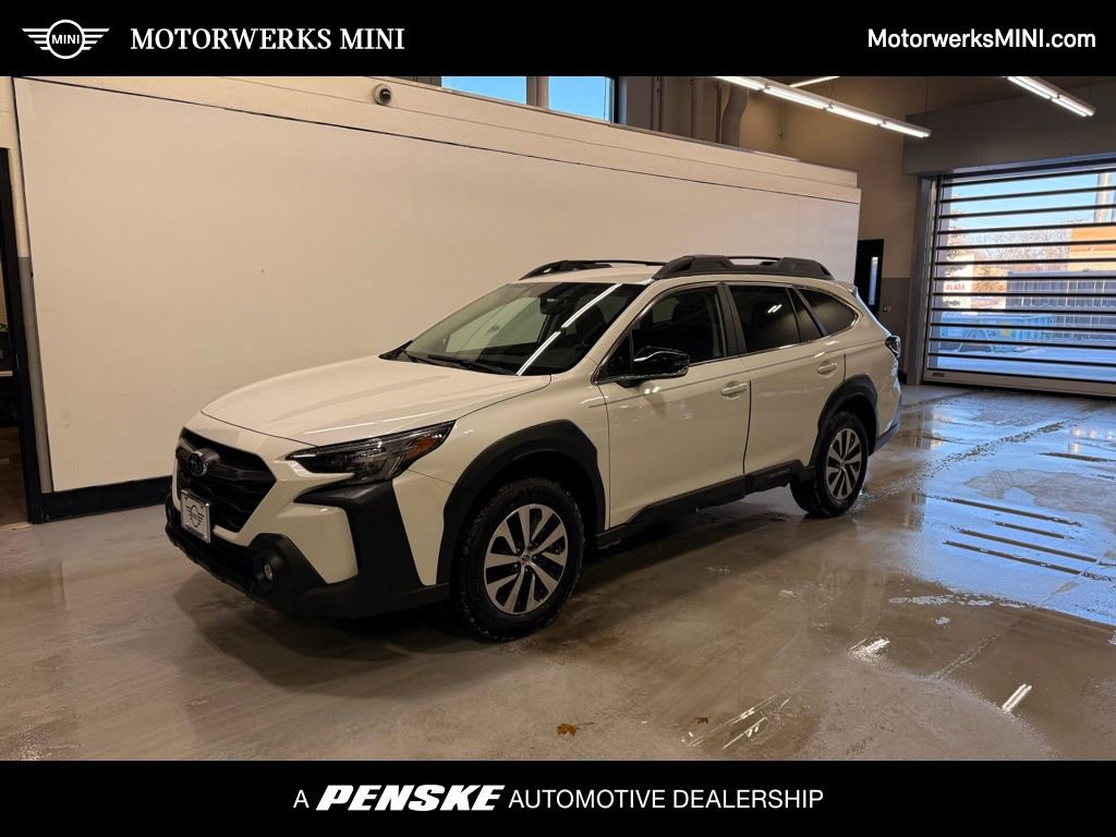 Used 2025 Subaru Outback Premium image 1
