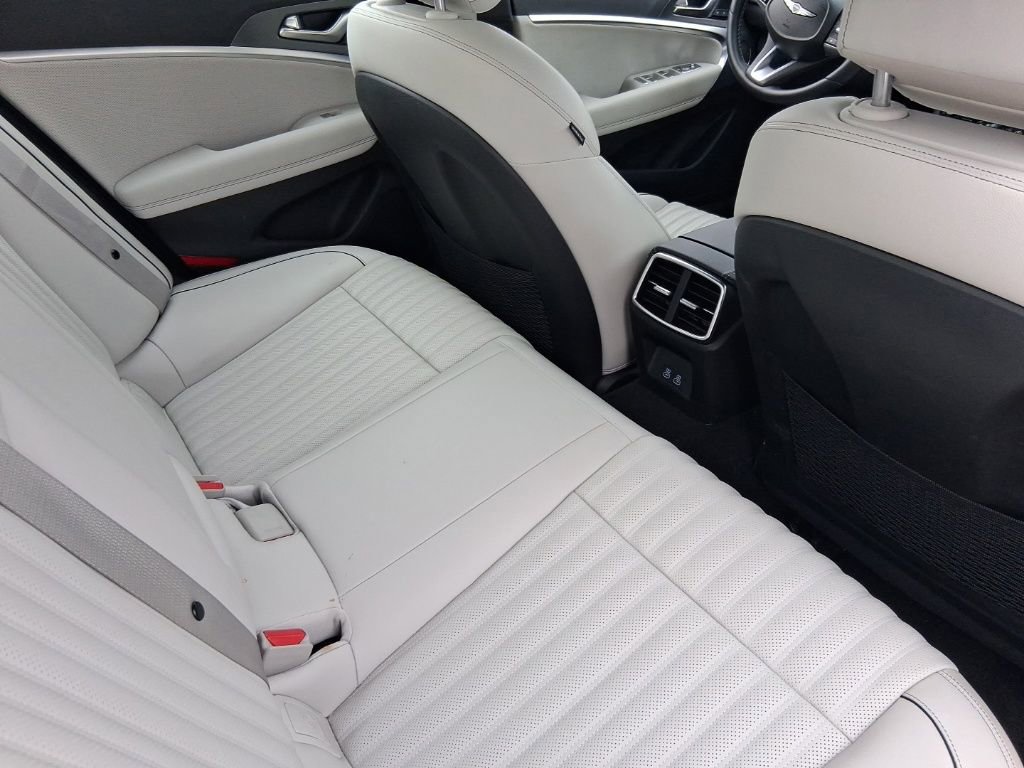 Certified 2025 Genesis G70 3.3T Advanced image 8