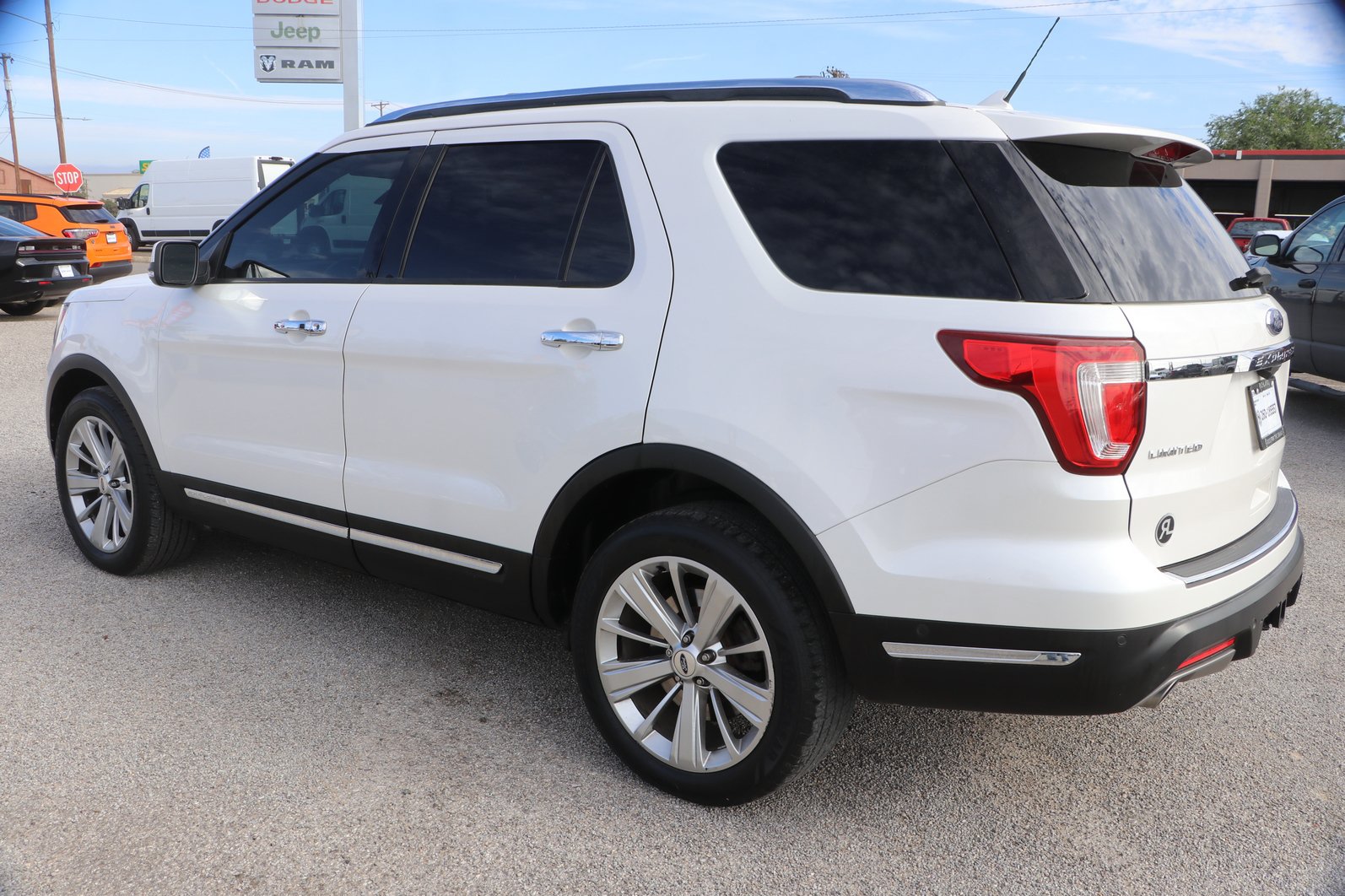 Used 2018 Ford Explorer Limited w/ Equipment Group 301A AWD/4WD image 5