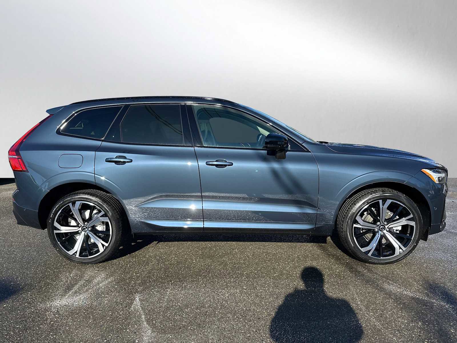 Used 2025 Volvo XC60 B5 Ultra w/ Protection Package Premier image 8
