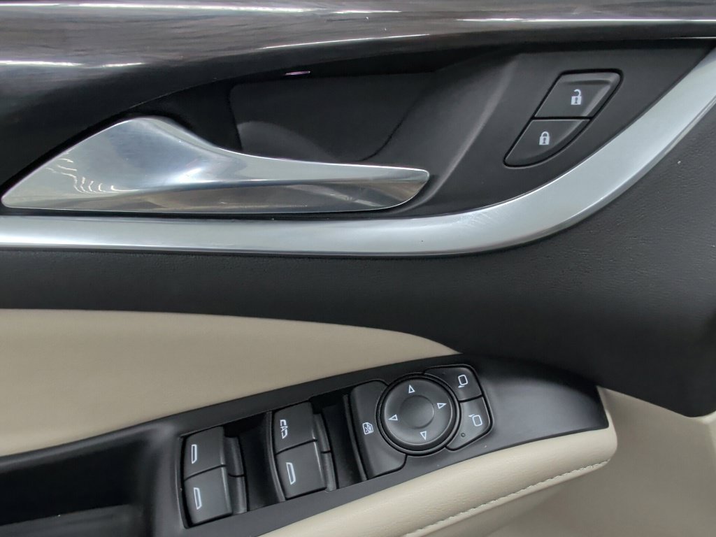 Used 2019 Buick Enclave Essence FWD image 11