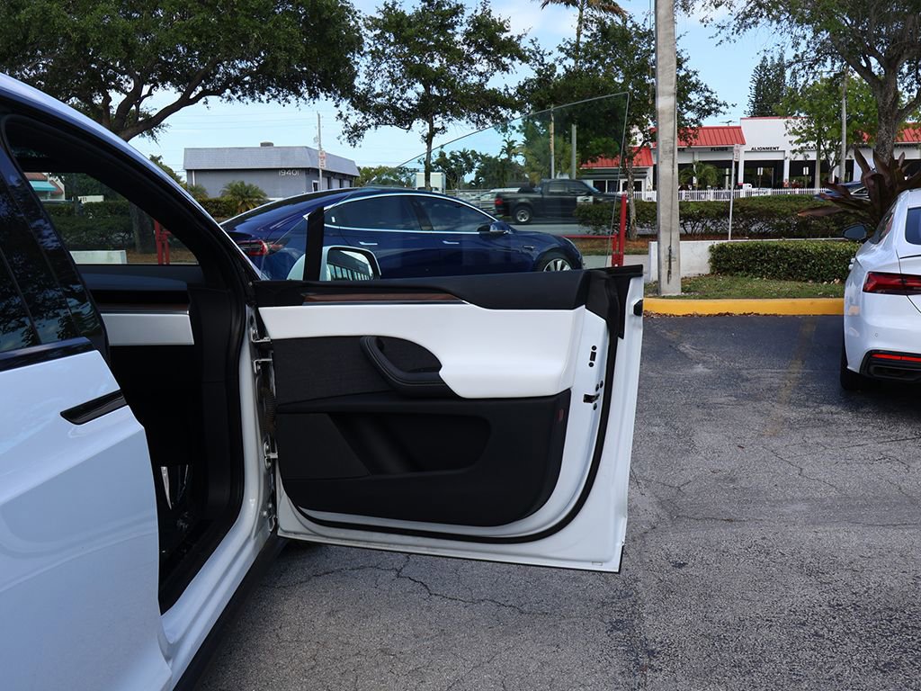 Used 2022 Tesla Model X AWD/4WD image 24