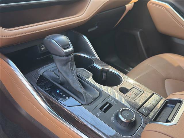 Used 2022 Toyota Highlander Platinum AWD/4WD image 21
