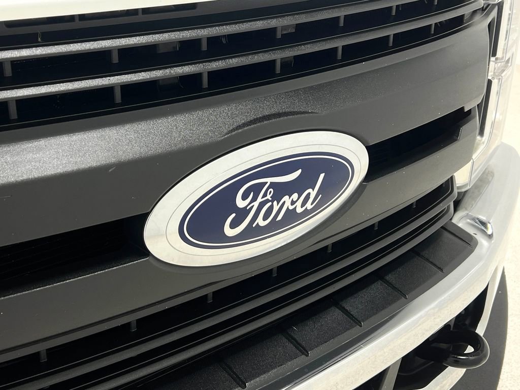 Used 2018 Ford F250 XL w/ Power Equipment Group image 39