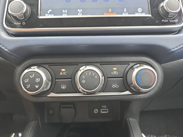 Used 2025 Nissan Versa SV w/ Trunk Package FWD image 28