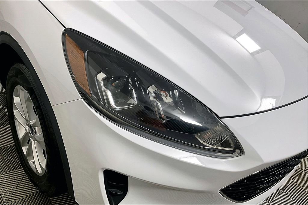 Used 2020 Ford Escape SE image 27
