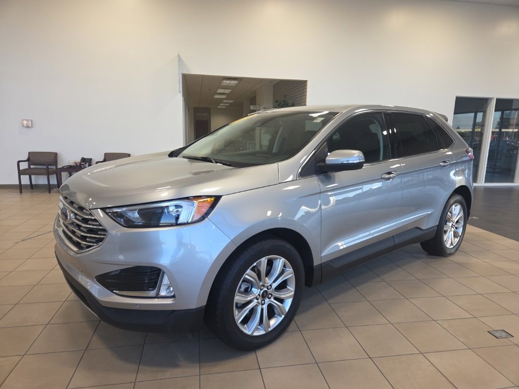 Used 2024 Ford Edge Titanium image 3