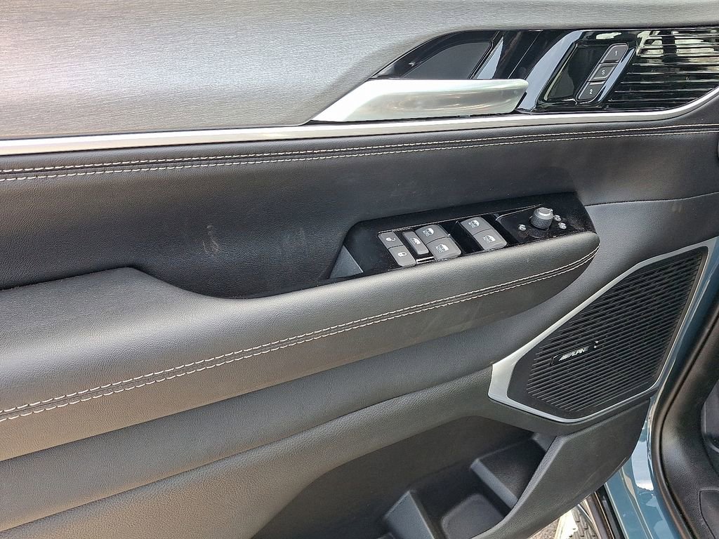 New 2026 Jeep Grand Wagoneer 4WD image 9