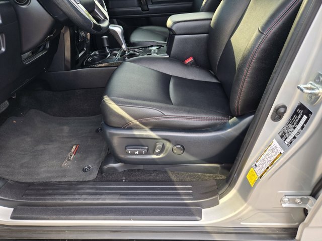Certified 2023 Toyota 4Runner TRD Off-Road Premium AWD/4WD image 19
