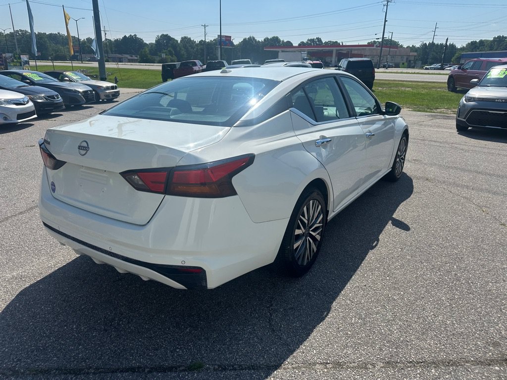 Used 2025 Nissan Altima 2.5 SV FWD image 5