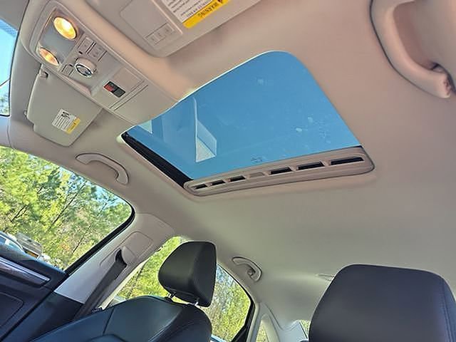 Used 2016 Volkswagen Passat 1.8T SEL Premium image 51