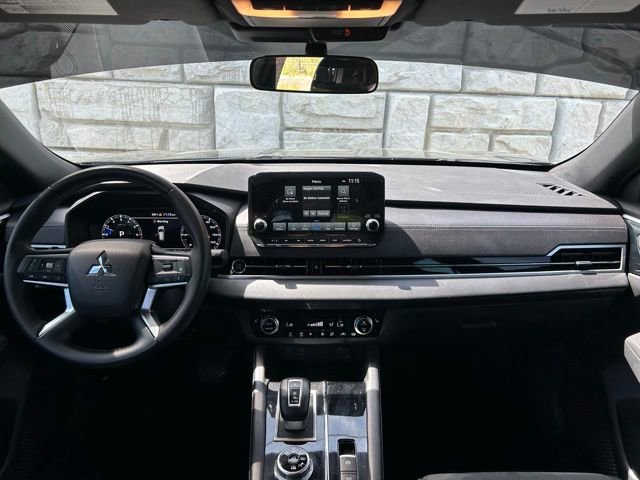 Used 2023 Mitsubishi Outlander SE Black Edition AWD/4WD image 10