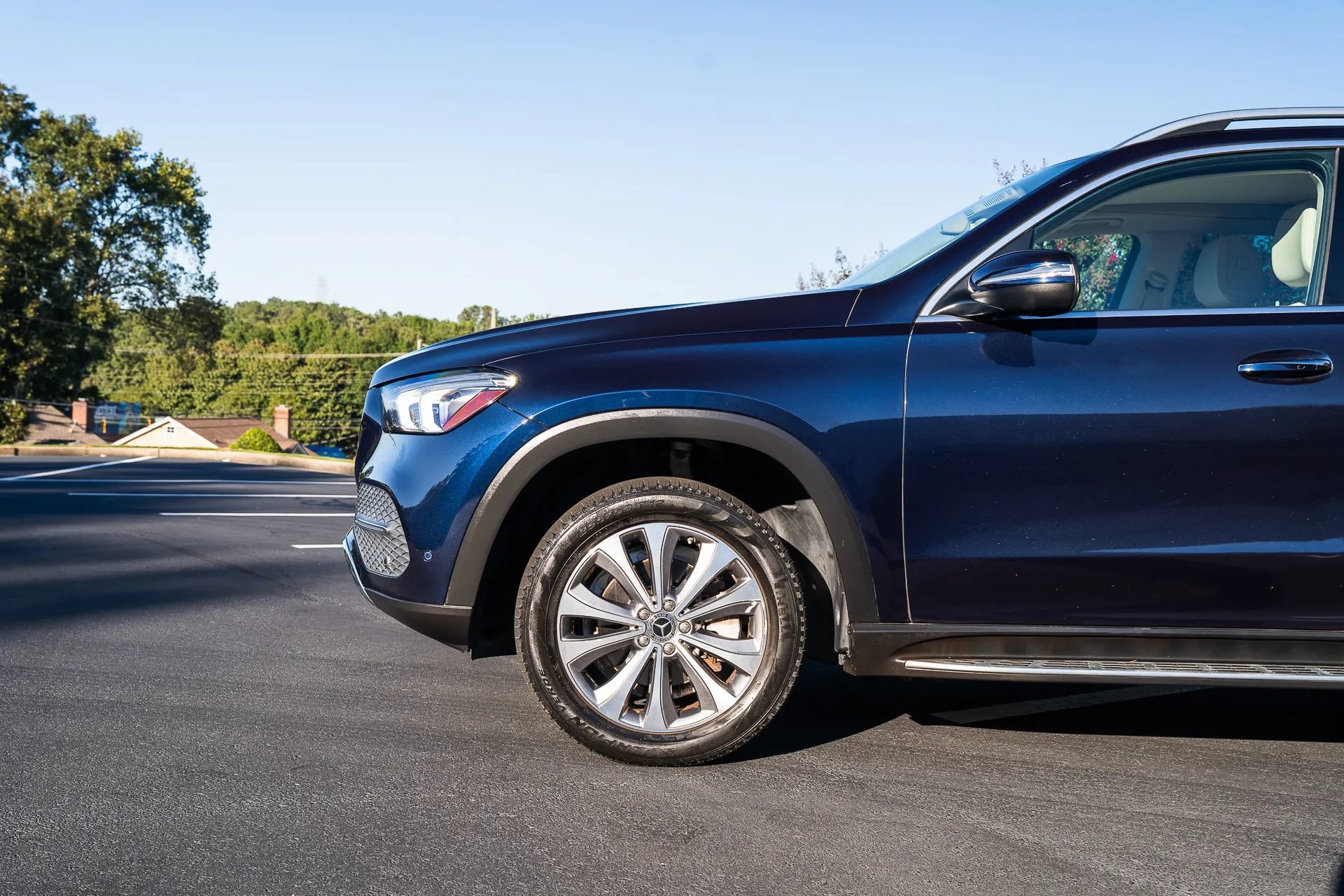 Used 2020 Mercedes-Benz GLE 350 4MATIC w/ Premium Package image 3