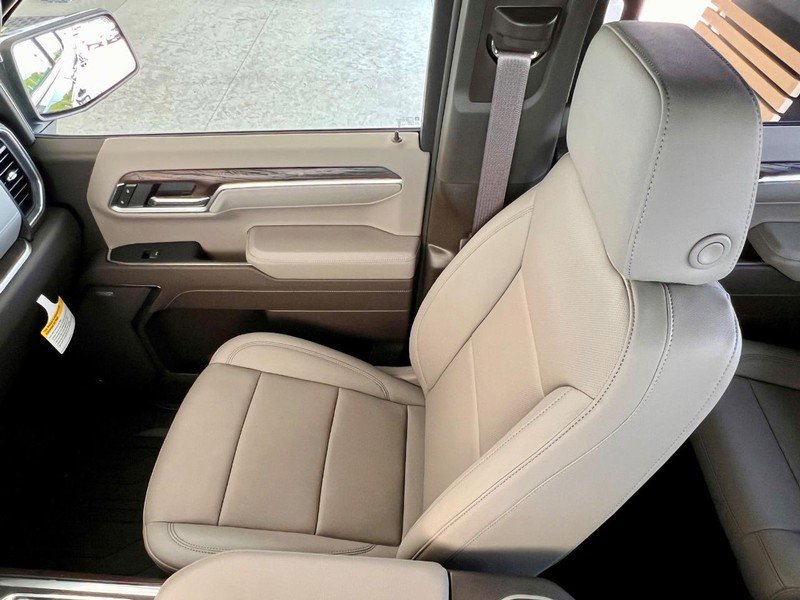 New 2026 GMC Sierra 1500 SLT w/ SLT Premium Plus Package image 14