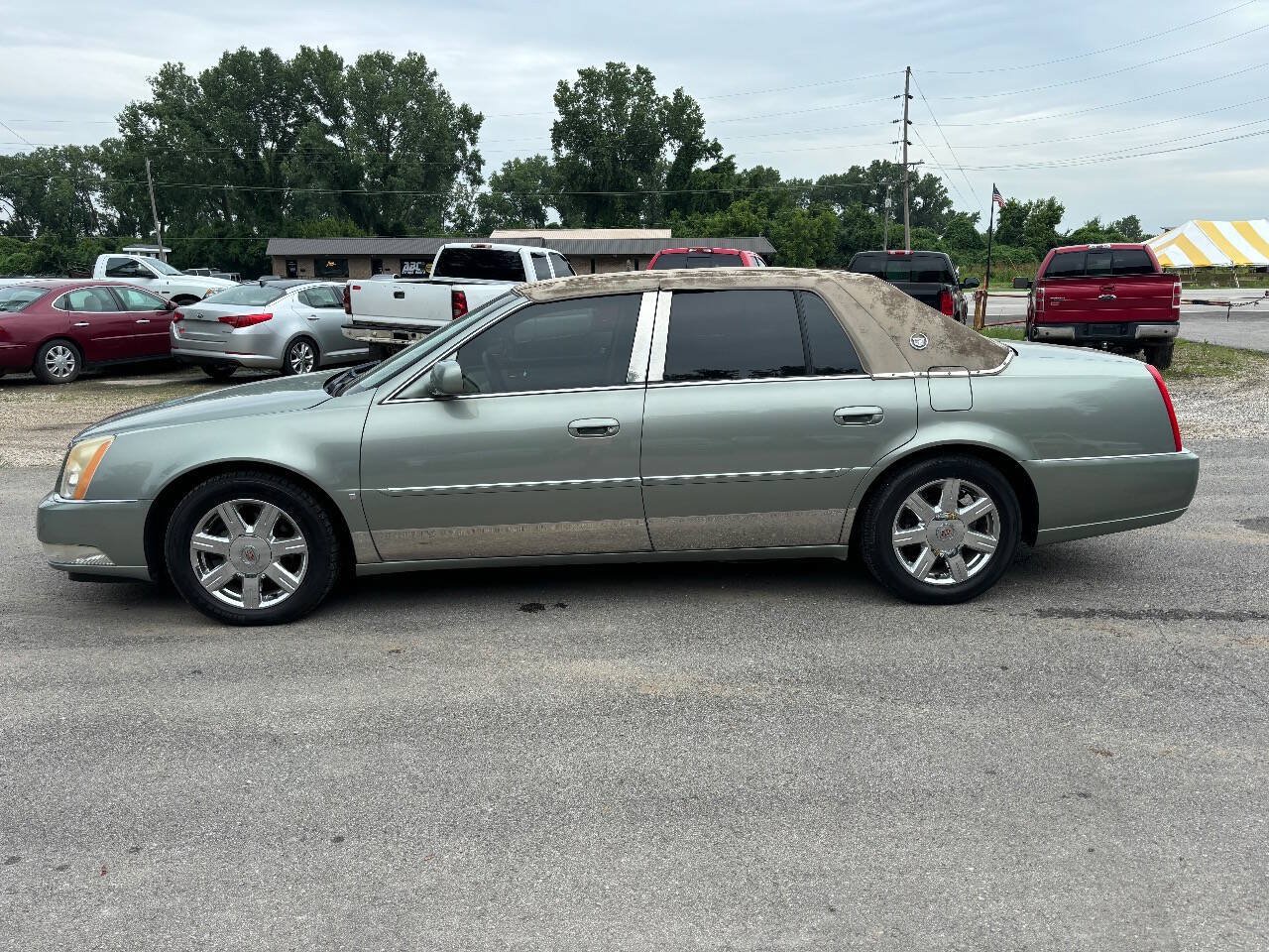 Used 2006 Cadillac DTS w/ Trunk Convenience Package FWD image 8