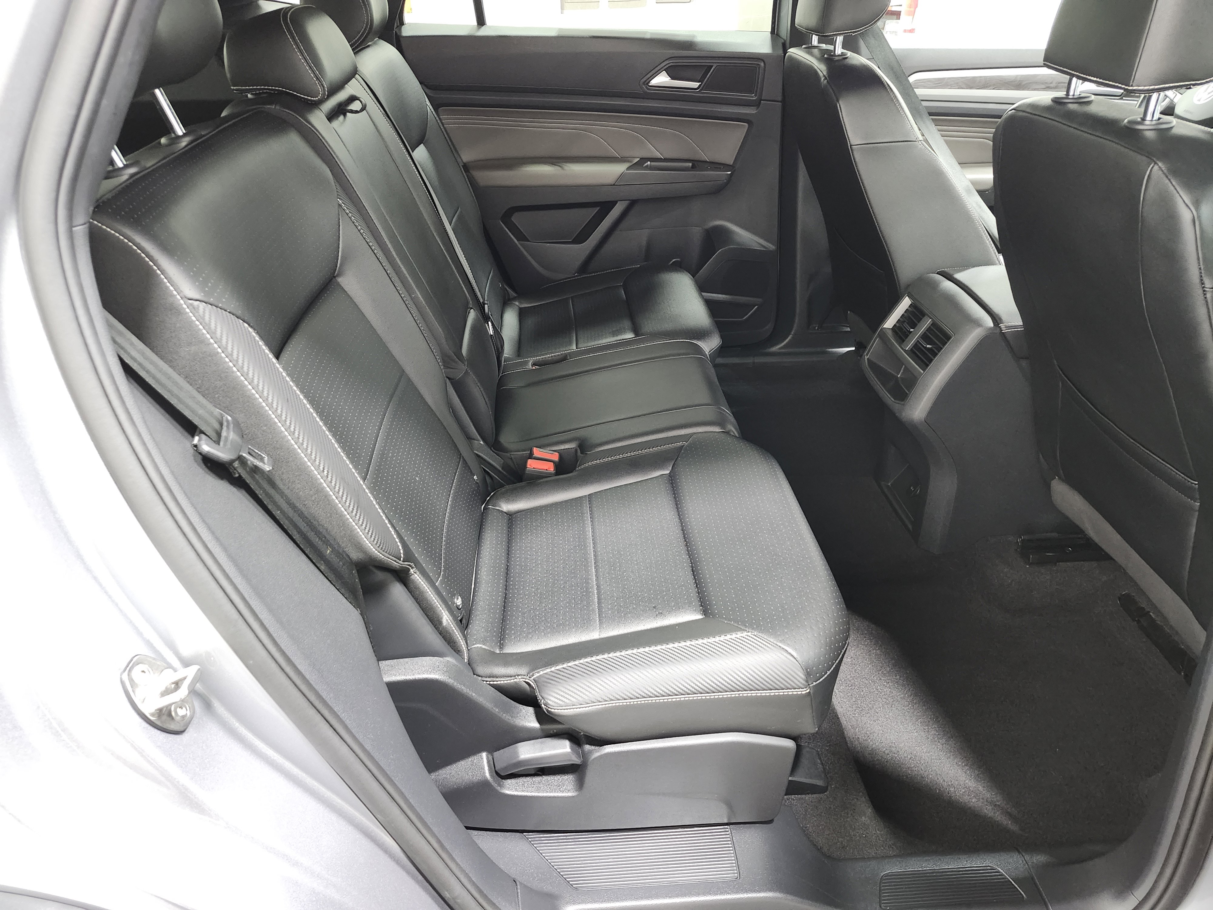 Used 2022 Volkswagen Atlas Cross Sport SE image 20