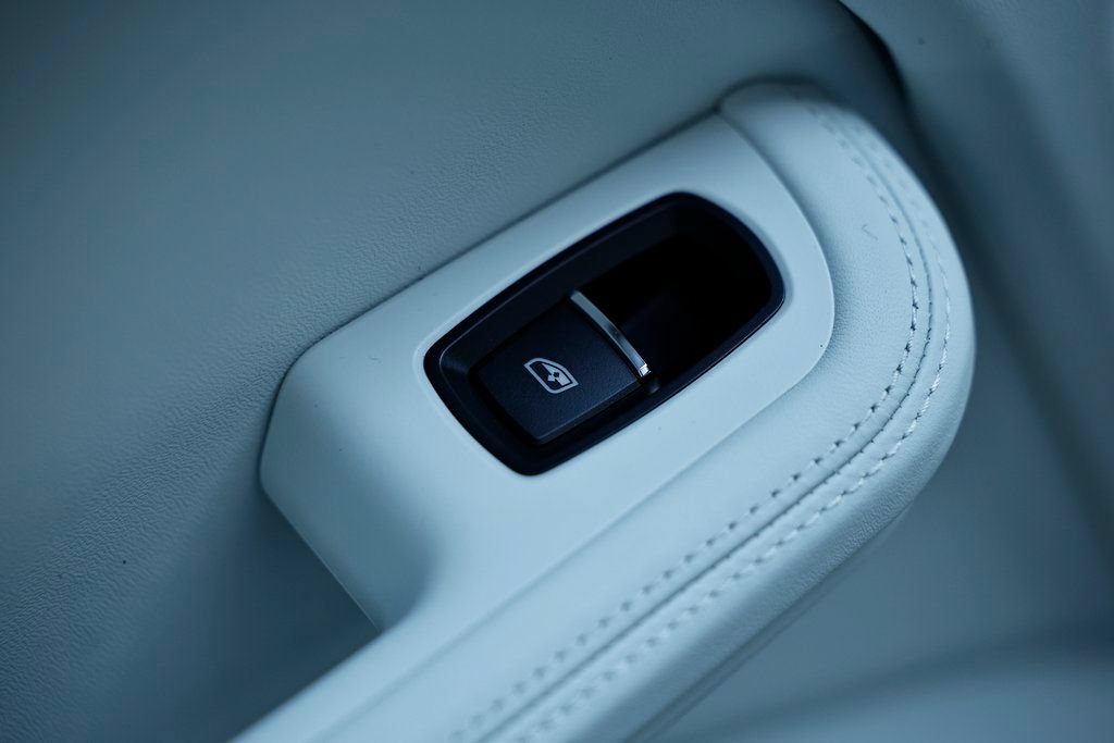 New 2026 Porsche Macan AWD/4WD image 26