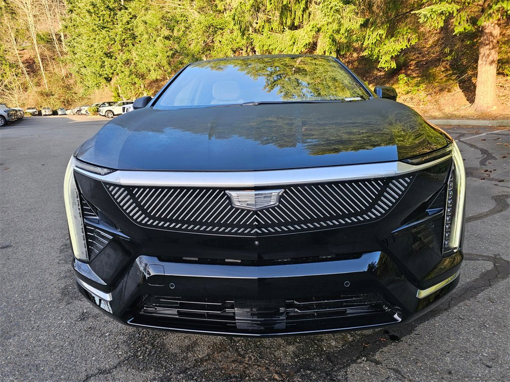 New 2026 Cadillac Optiq Luxury 2 image 2